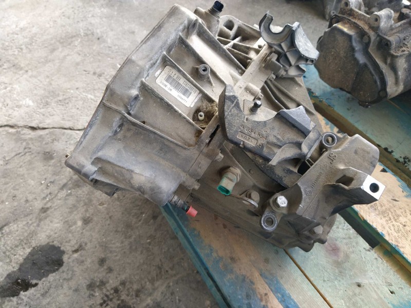 Recambio de caja cambios para renault megane iii berlina 5 p dynamique referencia OEM IAM TL4A022 006771 6 VELOCIDADES