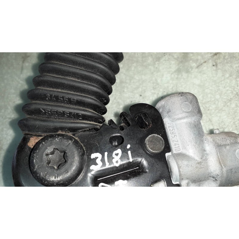 Recambio de pretensor airbag izquierdo para bmw serie 3 berlina (e46) 318i referencia OEM IAM 563067417C AUTOLIV DELANTERO