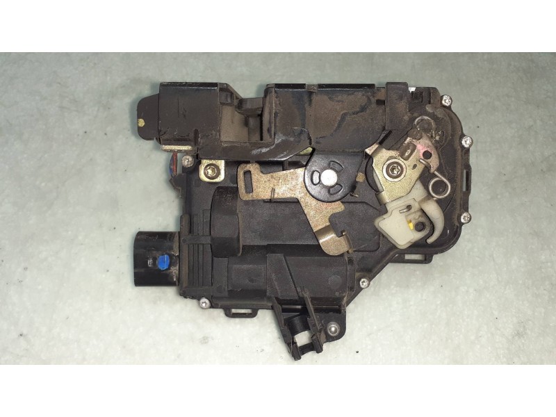 Recambio de cerradura puerta delantera izquierda para volkswagen new beetle (9c1/1c1) 1.9 tdi referencia OEM IAM 113689  