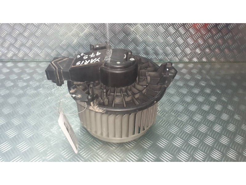 Recambio de ventilador calefaccion para toyota yaris (ksp9/scp9/nlp9) básico referencia OEM IAM AV2727000311  