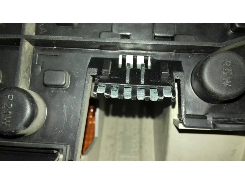 Recambio de piloto trasero izquierdo para opel corsa b eco referencia OEM IAM 45021  YORKA