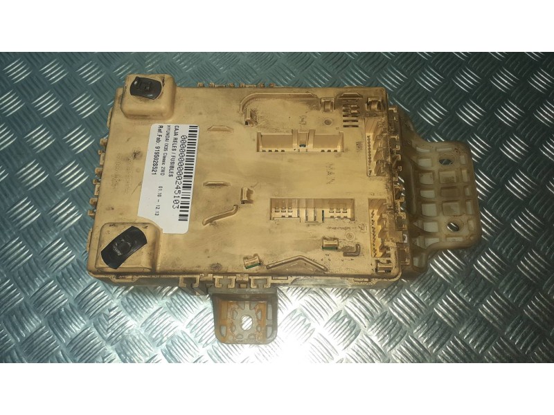Recambio de caja reles / fusibles para hyundai ix35 classic 2wd referencia OEM IAM 919502S521 H2SA0166 AK62266