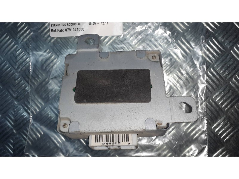Recambio de modulo electronico para ssangyong rodius xdi referencia OEM IAM 8791021000  PARKING