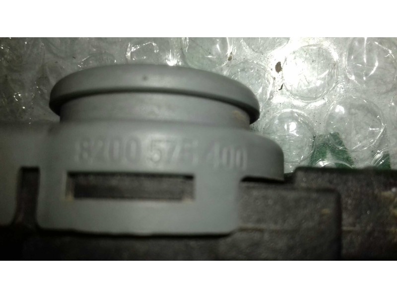 Recambio de valvula aire adicional para renault megane ii classic berlina confort authentique referencia OEM IAM 8200575400  