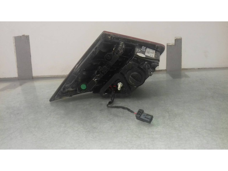 Recambio de piloto trasero izquierdo interior para peugeot 308 business line referencia OEM IAM 9677818380 81260101 