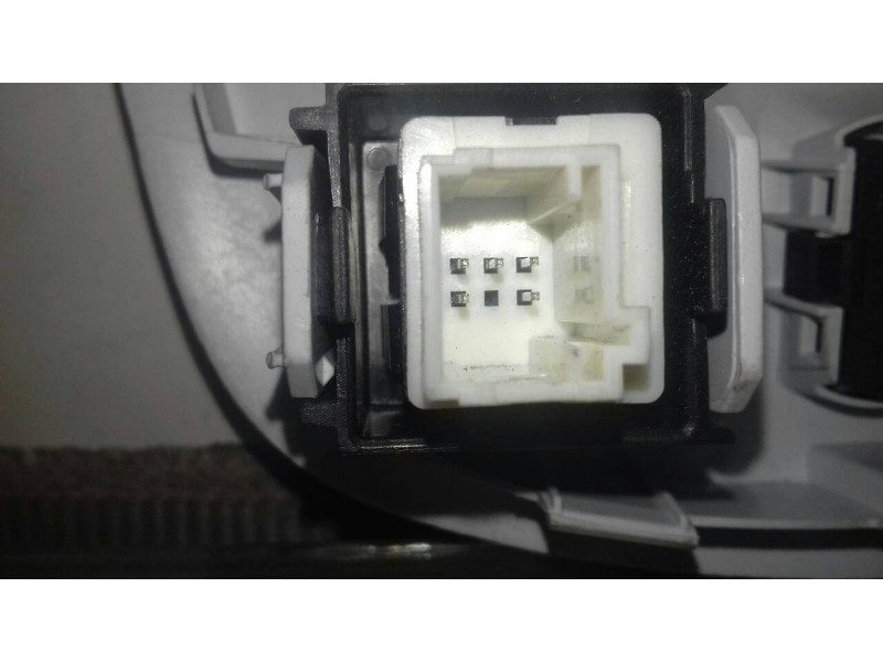 Recambio de luz interior para peugeot 308 business line referencia OEM IAM 98215350PR 12330687 98215350