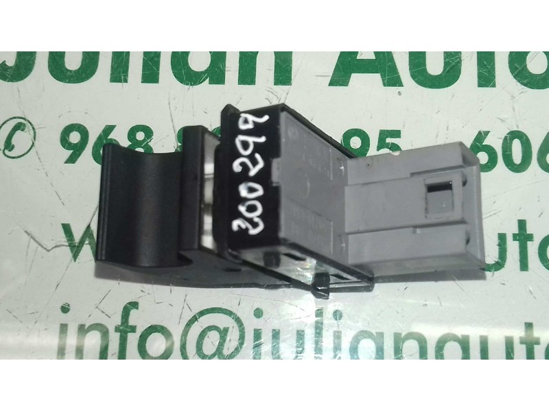 Recambio de mando elevalunas trasero derecho para seat leon (1p1) reference copa referencia OEM IAM 7L6959855B  