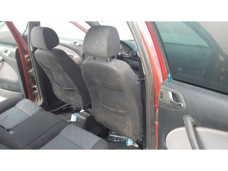 skoda octavia berlina (1u2) del año 2002