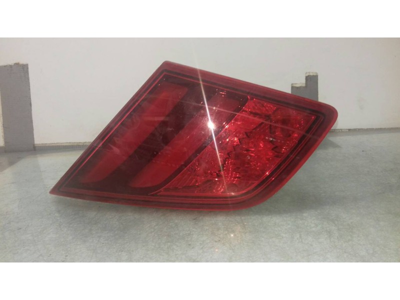 Recambio de piloto trasero derecho interior para peugeot 308 business line referencia OEM IAM 9677818280 81260201 