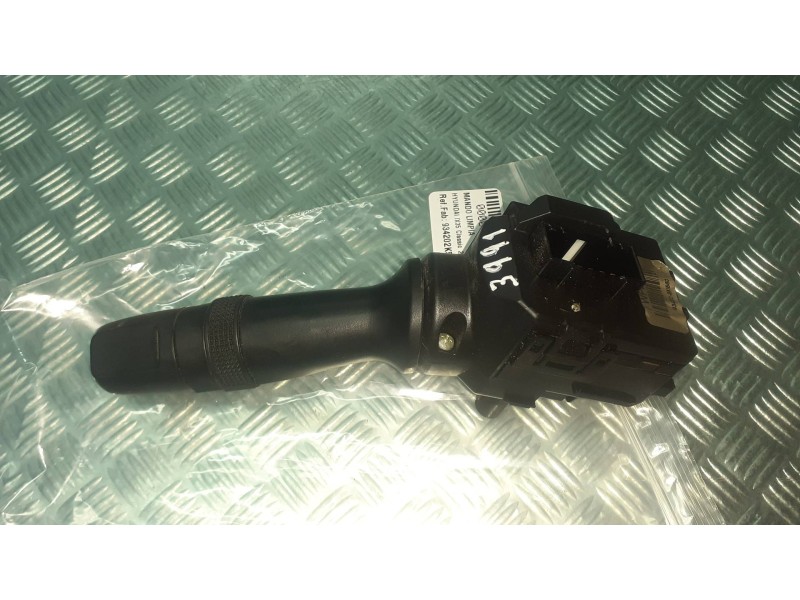 Recambio de mando limpia para hyundai ix35 classic 2wd referencia OEM IAM 934202K560  