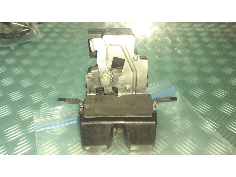 Recambio de cerradura maletero / porton para hyundai ix35 classic 2wd referencia OEM IAM 812301H300  