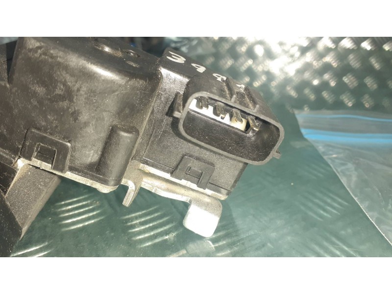 Recambio de cerradura maletero / porton para hyundai ix35 classic 2wd referencia OEM IAM 812301H300  