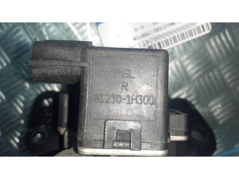 Recambio de cerradura maletero / porton para hyundai ix35 classic 2wd referencia OEM IAM 812301H300  