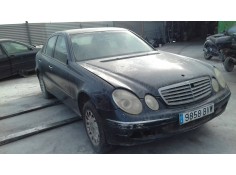 mercedes-benz clase e (w211) berlina del año 2002 2