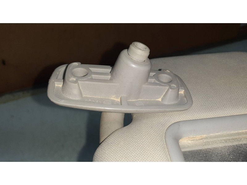 Recambio de parasol derecho para kia sportage concept 4x2 referencia OEM IAM   