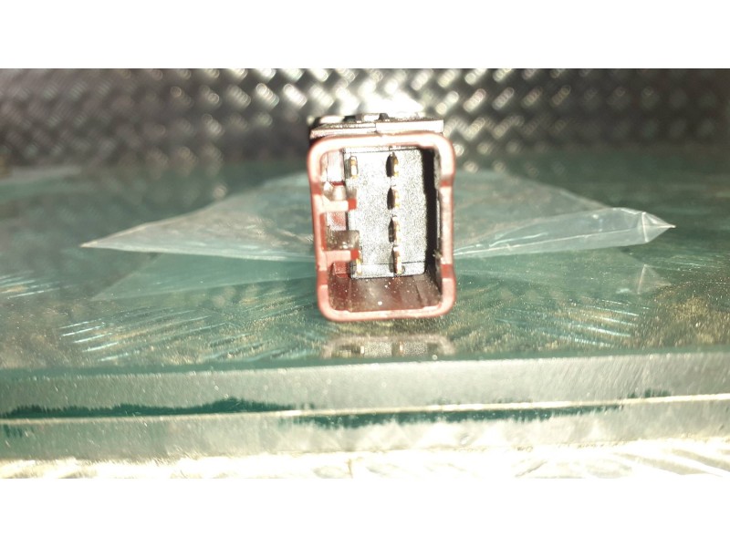 Recambio de interruptor para hyundai ix35 classic 2wd referencia OEM IAM  CONECTOR 6 PINES SUSPENSION