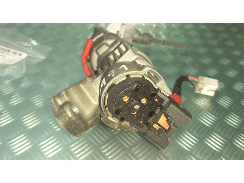 Recambio de conmutador de arranque para hyundai ix35 classic 2wd referencia OEM IAM   BOMBIN PUERTA