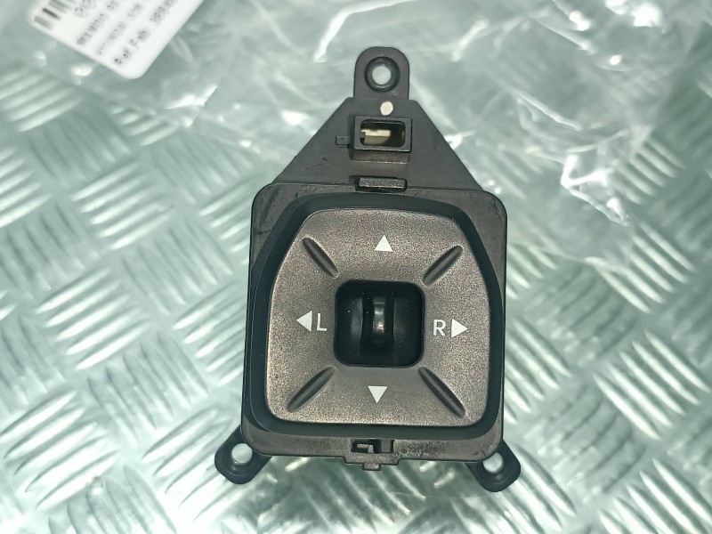 Recambio de mando retrovisor para hyundai ix35 classic 2wd referencia OEM IAM 3884801110  