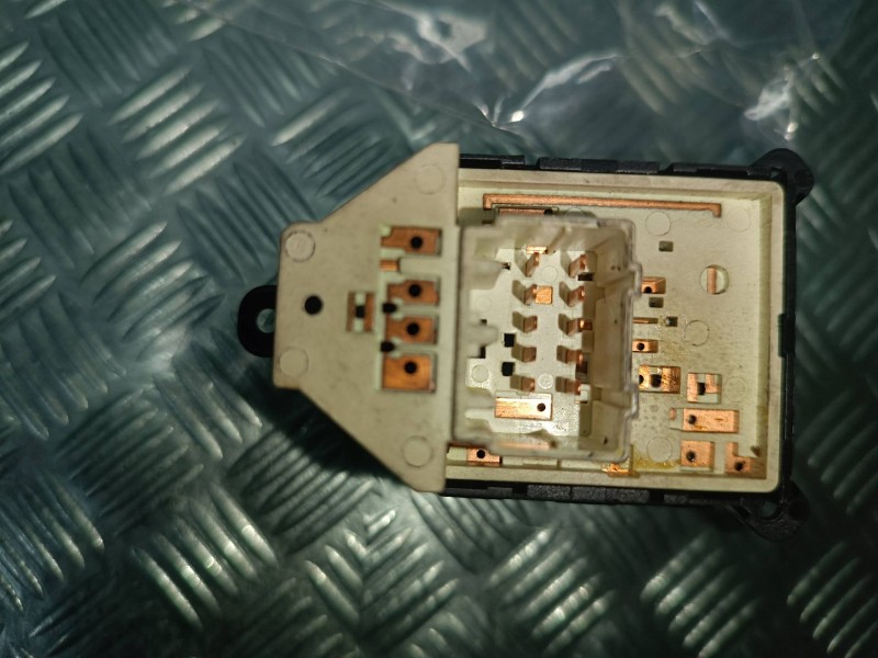 Recambio de mando retrovisor para hyundai ix35 classic 2wd referencia OEM IAM 3884801110  