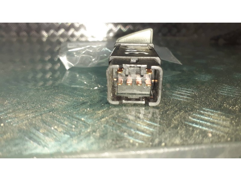 Recambio de interruptor para hyundai ix35 classic 2wd referencia OEM IAM  CONECTOR 6 PINES ESP OFF