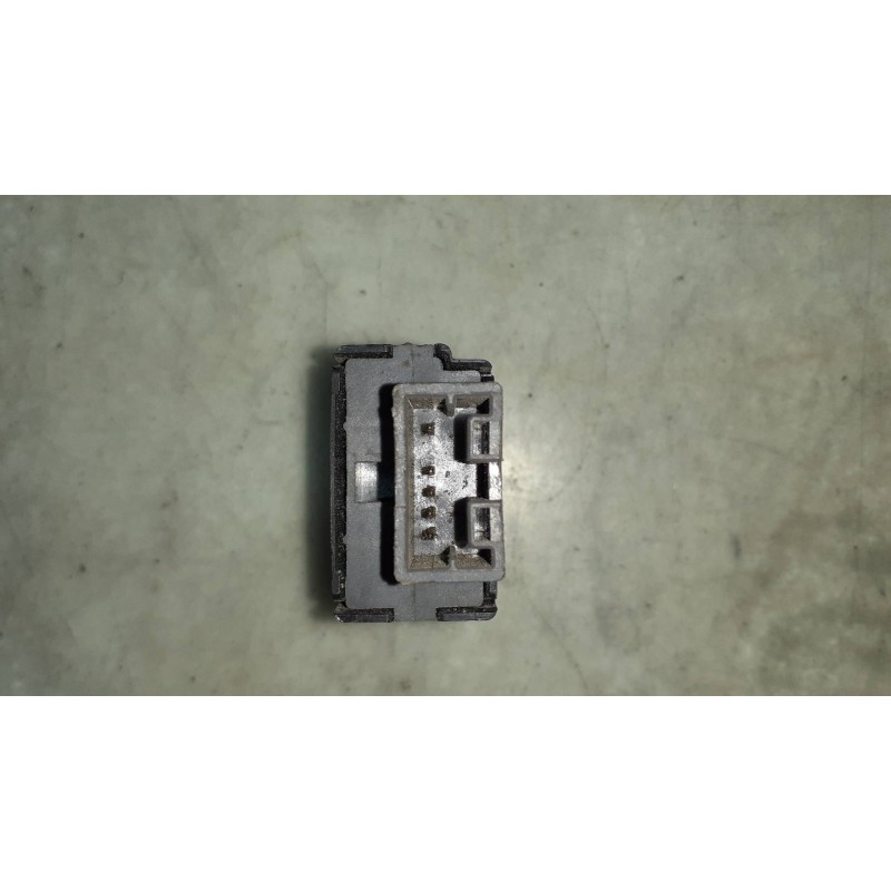 Recambio de interruptor para nissan primera berlina (p12) line up referencia OEM IAM  CONECTOR 4 PINES ONLOCK