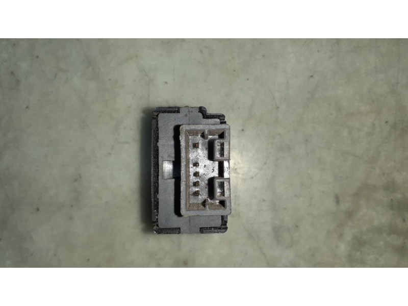 Recambio de interruptor para nissan primera berlina (p12) line up referencia OEM IAM  CONECTOR 4 PINES ONLOCK
