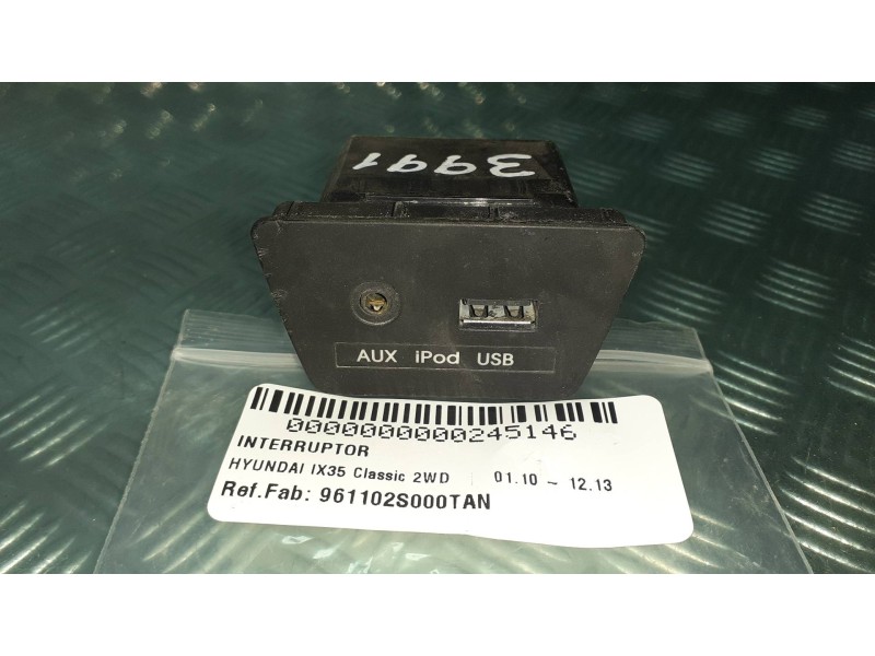 Recambio de interruptor para hyundai ix35 classic 2wd referencia OEM IAM 961102S000TAN  2S000TAN