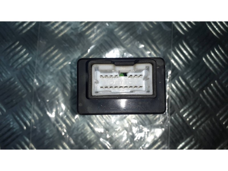Recambio de interruptor para hyundai ix35 classic 2wd referencia OEM IAM 961102S000TAN  2S000TAN