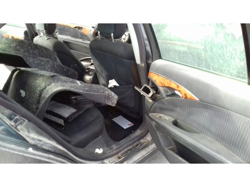 mercedes-benz clase e (w211) berlina del año 2002