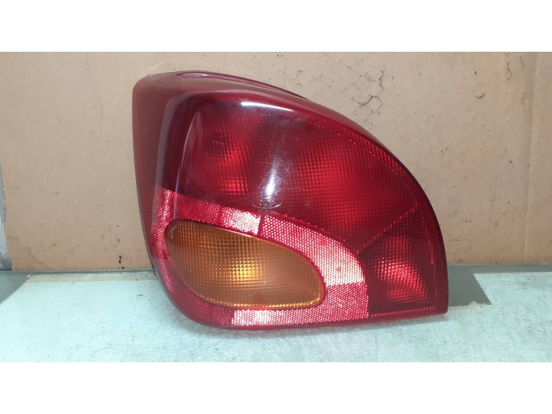 Recambio de piloto trasero izquierdo para ford fiesta berlina studio referencia OEM IAM 96FG13N004BA  96FG13N004