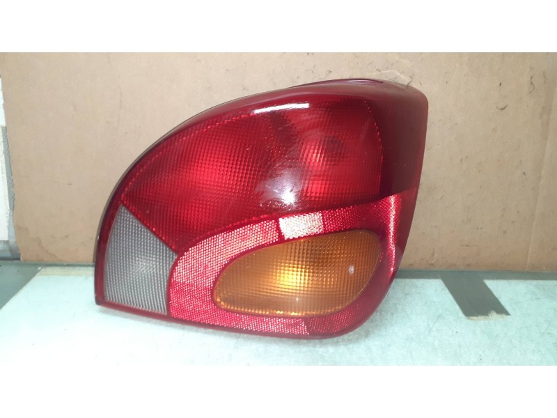 Recambio de piloto trasero derecho para ford fiesta berlina studio referencia OEM IAM 96FG13N004AA  96FG13N004