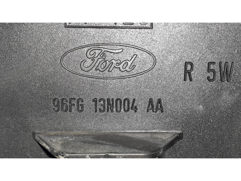 Recambio de piloto trasero derecho para ford fiesta berlina studio referencia OEM IAM 96FG13N004AA  96FG13N004