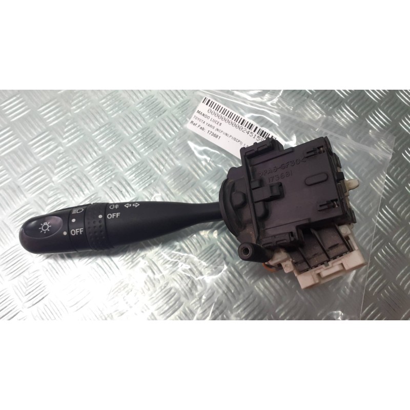 Recambio de mando luces para toyota yaris (ncp1/nlp1/scp1) 1.3 expo referencia OEM IAM 173681  173681