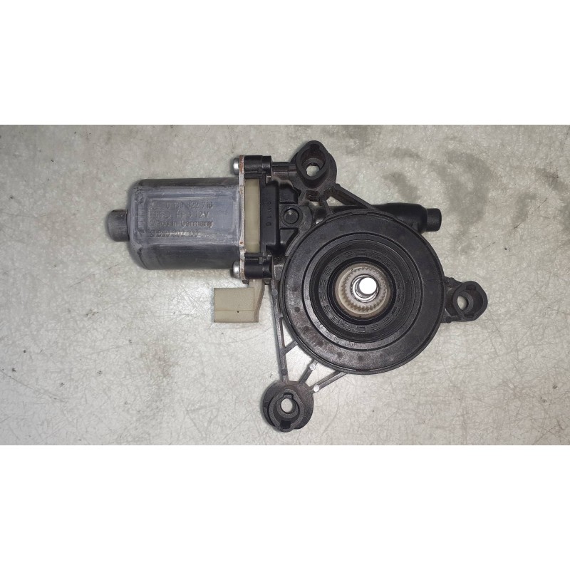 Recambio de motor elevalunas delantero derecho para seat leon (5f1) style referencia OEM IAM 0130822716 S850202100 3130034194