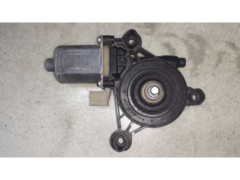 Recambio de motor elevalunas delantero derecho para seat leon (5f1) style referencia OEM IAM 0130822716 S850202100 3130034194