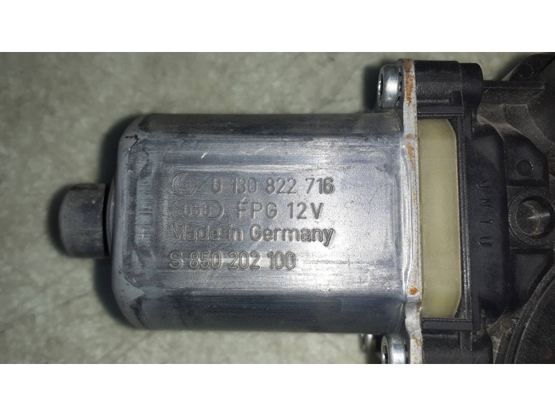 Recambio de motor elevalunas delantero derecho para seat leon (5f1) style referencia OEM IAM 0130822716 S850202100 3130034194
