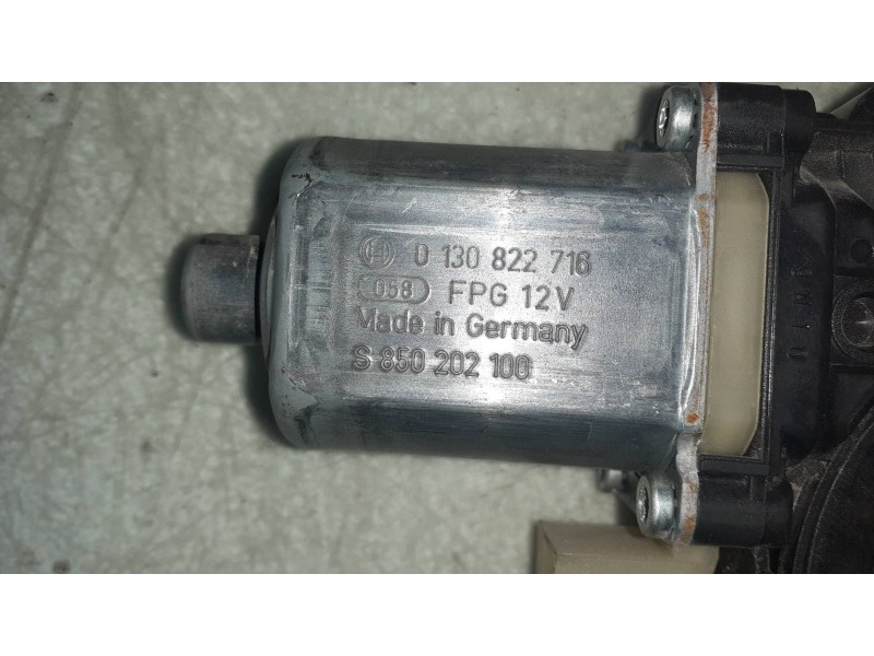 Recambio de motor elevalunas delantero derecho para seat leon (5f1) style referencia OEM IAM 0130822716 S850202100 3130034194