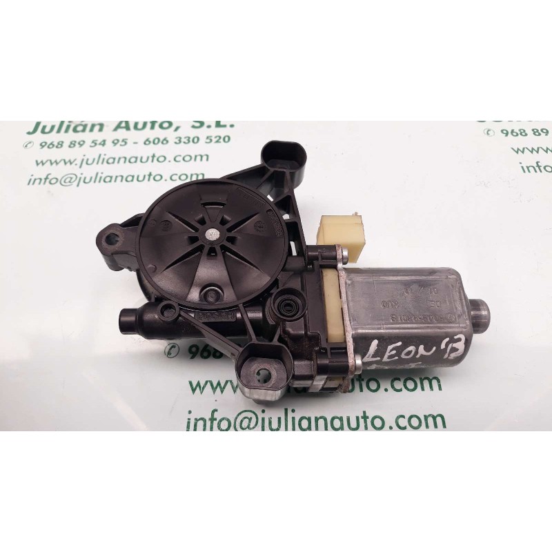 Recambio de motor elevalunas delantero izquierdo para seat leon (5f1) style referencia OEM IAM 5Q0959801B 0130822717 BOSCH