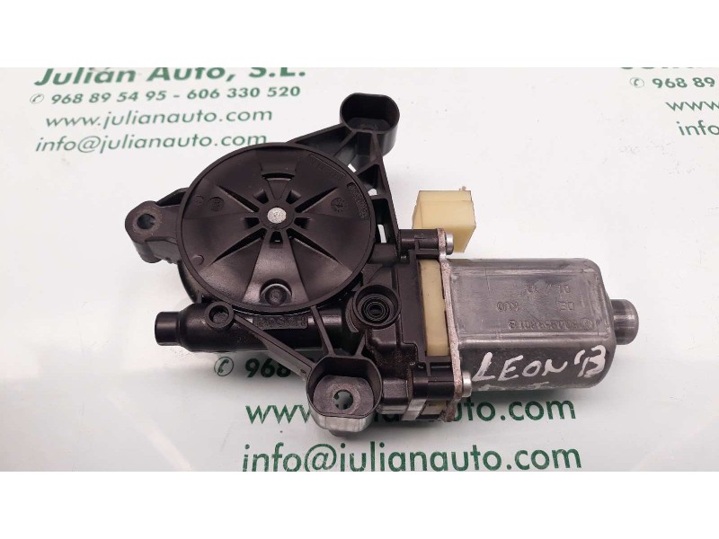 Recambio de motor elevalunas delantero izquierdo para seat leon (5f1) style referencia OEM IAM 5Q0959801B 0130822717 BOSCH
