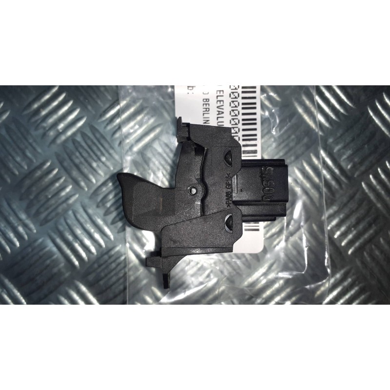 Recambio de mando elevalunas trasero derecho para volvo s40 berlina 1.8i referencia OEM IAM   CONECTOR 5 PINES