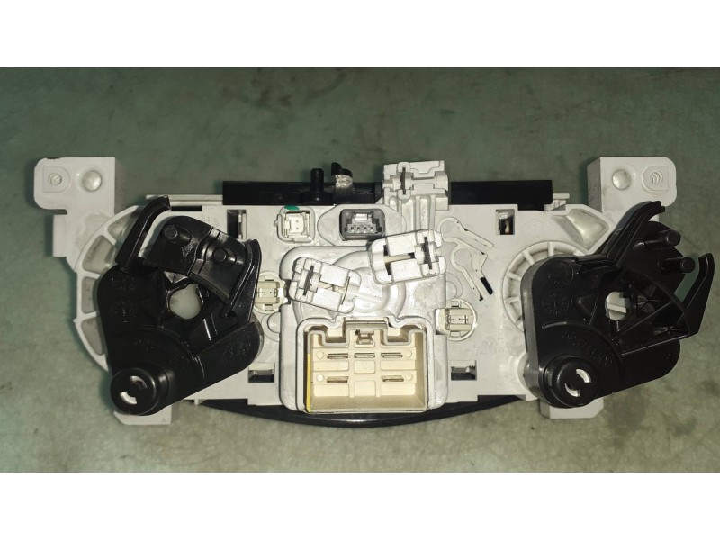 Recambio de mando climatizador para dacia lodgy ambiance referencia OEM IAM 5P3741700 5P3743000 DENSO