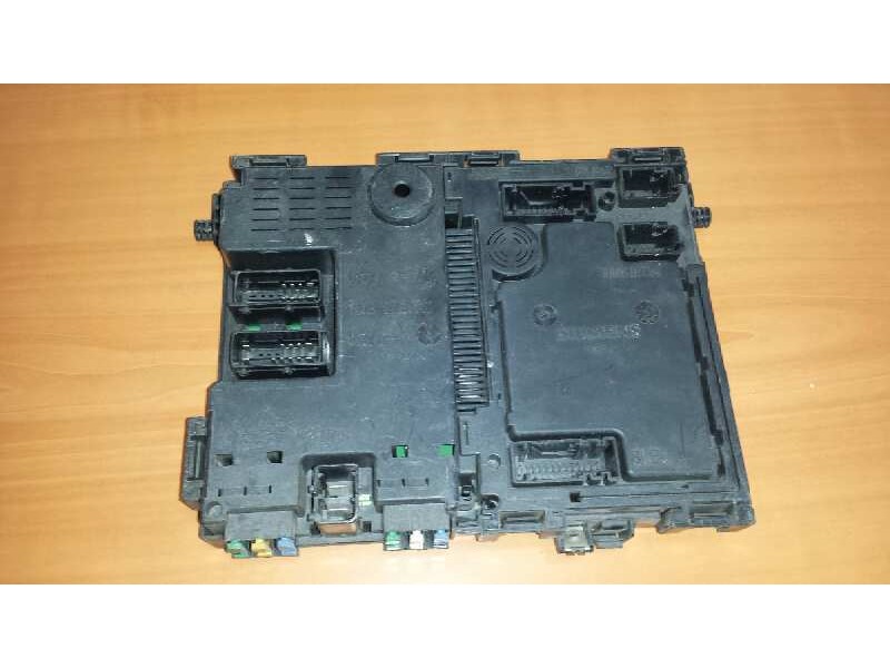 Recambio de caja reles / fusibles para peugeot 206 berlina xn referencia OEM IAM S105872300E BSI T1 SIEMENS