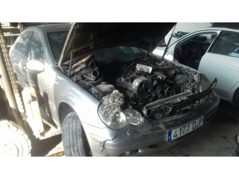 mercedes-benz clase c (w203) berlina del año 2005