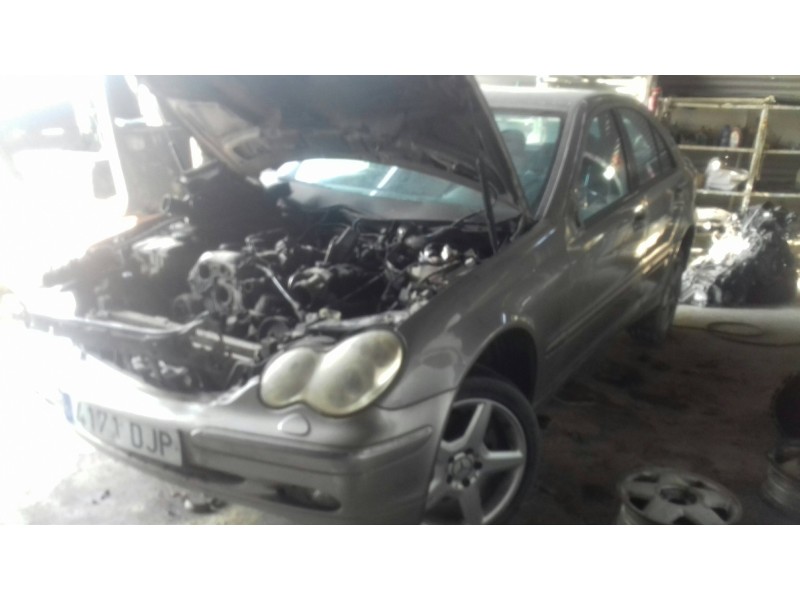 mercedes-benz clase c (w203) berlina del año 2005