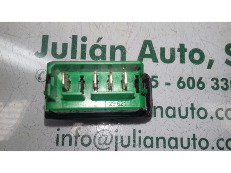 Recambio de mando elevalunas delantero izquierdo para peugeot 107 urban referencia OEM IAM 646100H01CA  