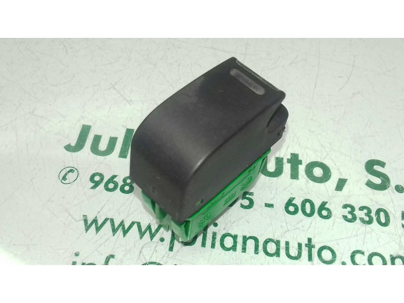 Recambio de mando elevalunas delantero derecho para peugeot 107 urban referencia OEM IAM 646100HC1CA  