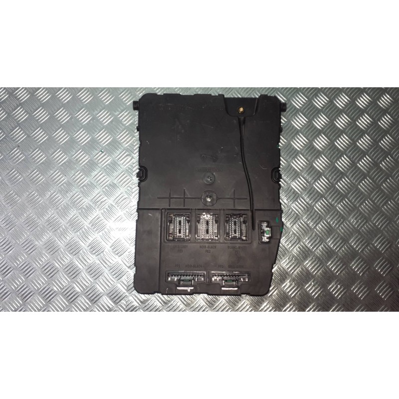 Recambio de caja reles / fusibles para renault scenic ii grand confort authentique referencia OEM IAM 8200309693  S118400310L