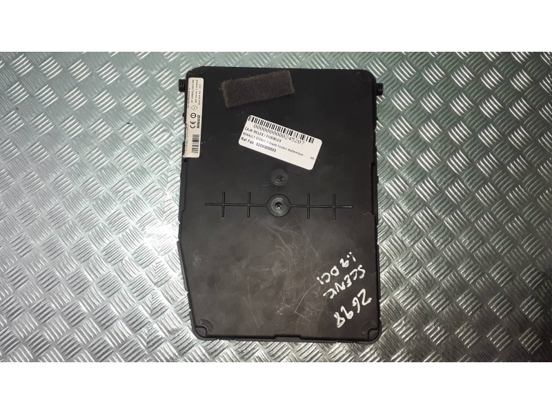 Recambio de caja reles / fusibles para renault scenic ii grand confort authentique referencia OEM IAM 8200309693  S118400310L
