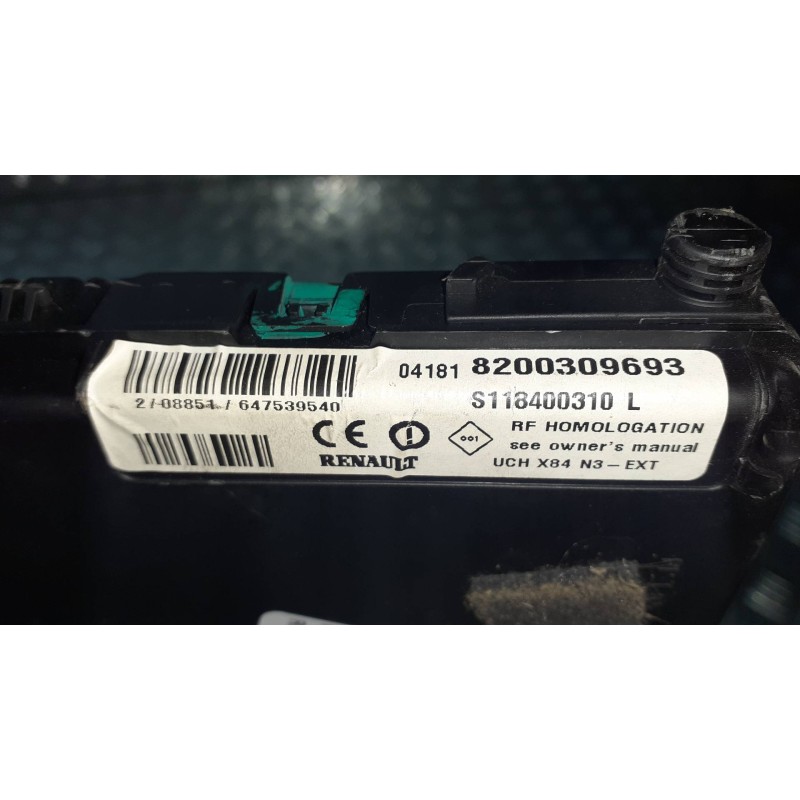 Recambio de caja reles / fusibles para renault scenic ii grand confort authentique referencia OEM IAM 8200309693  S118400310L