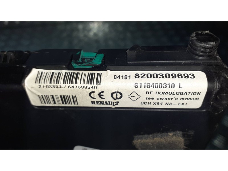 Recambio de caja reles / fusibles para renault scenic ii grand confort authentique referencia OEM IAM 8200309693  S118400310L